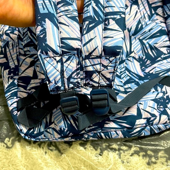 NWT Unisex Size Large Columbia Laptop-Compartment Backpack In Graffiti Style - Picture 11 of 11